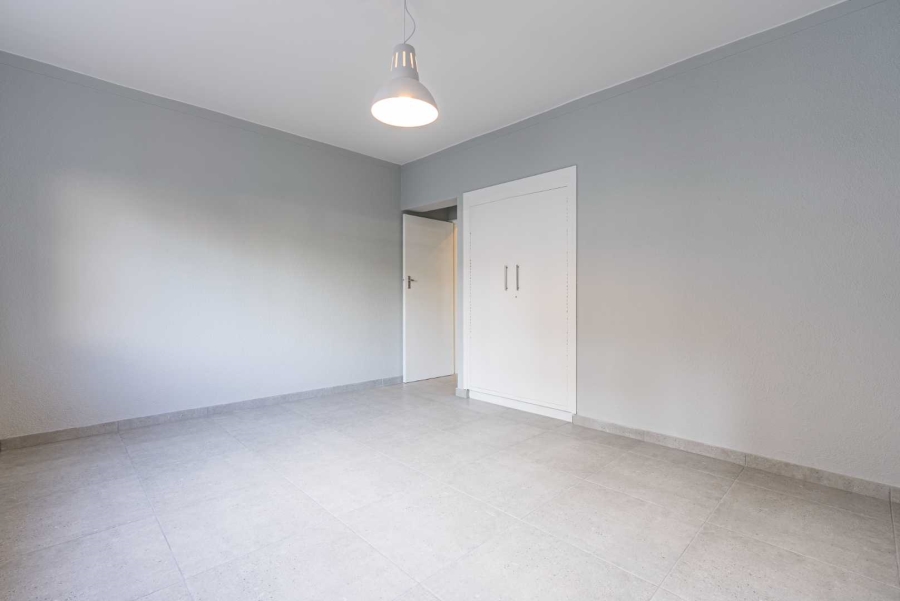 1 Bedroom Property for Sale in Sea Point Western Cape